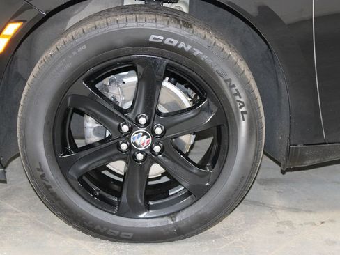 Used 2024 Buick Enclave Essence w/ Sport Touring Edition image 18