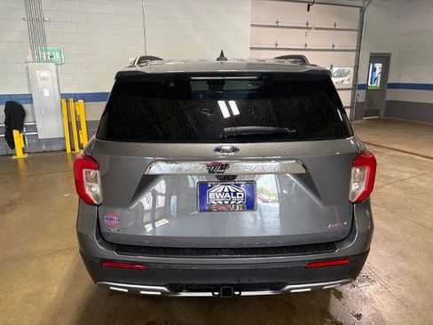 Certified 2024 Ford Explorer XLT w/ Equipment Group 202A AWD/4WD image 4