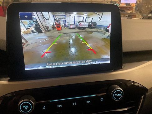 Used 2022 Ford Escape SE w/ SE Sport Appearance Package image 20