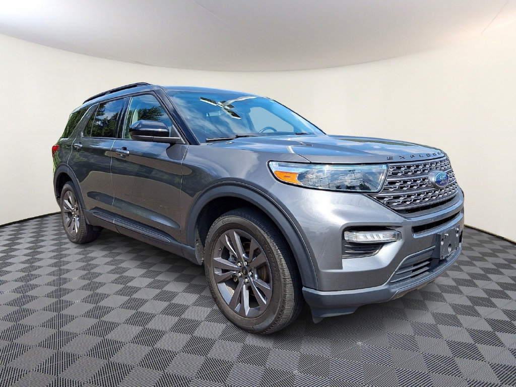 Used 2023 Ford Explorer XLT w/ Equipment Group 202A AWD/4WD image 1