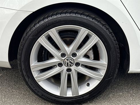 Used 2017 Volkswagen Jetta SEL image 8