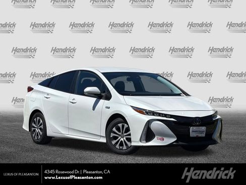 Used 2022 Toyota Prius Prime XLE FWD image 1