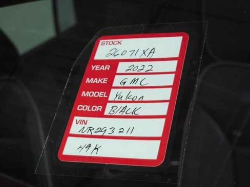 Used 2022 GMC Yukon XL SLT w/ SLT Premium Package image 42