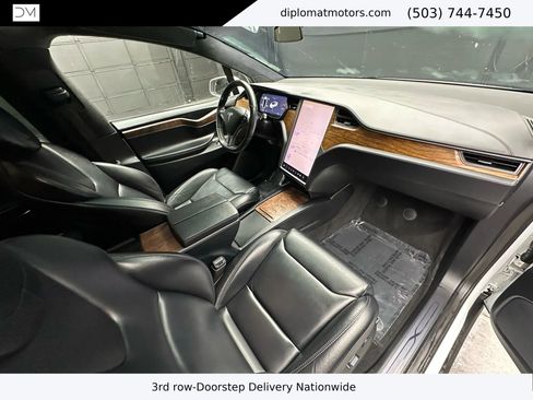 Used 2018 Tesla Model X 75D image 18
