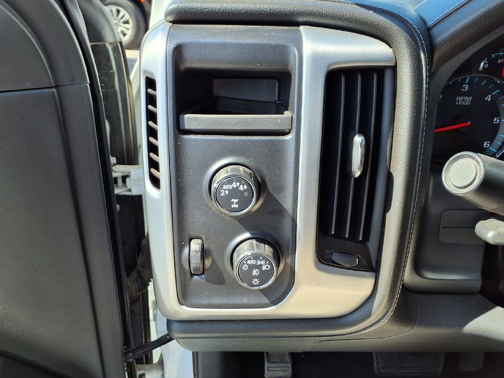Used 2018 GMC Sierra 1500 SLT w/ SLT Premium Package AWD/4WD image 12