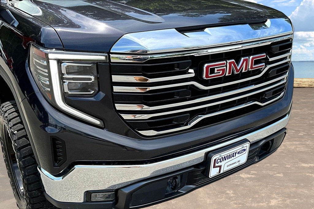 Used 2025 GMC Sierra 1500 SLT AWD/4WD image 35