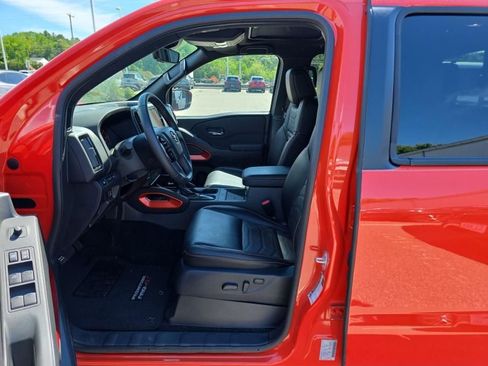 Certified 2025 Nissan Frontier PRO-4X w/ Pro Premium Package AWD/4WD image 10