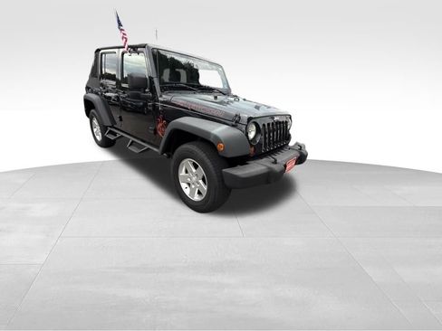 Used 2014 Jeep Wrangler Unlimited Rubicon w/ Connectivity Group AWD/4WD image 8