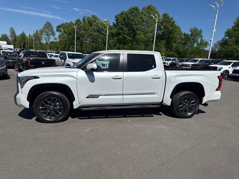 Used 2025 Toyota Tundra Platinum AWD/4WD image 2
