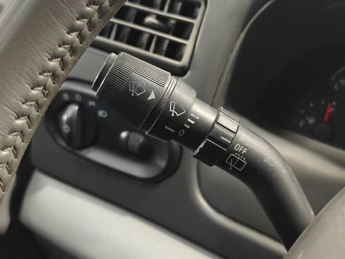 Used 2004 Ford Excursion XLT image 9