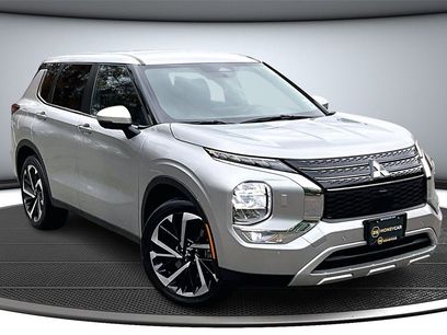 Used 2023 Mitsubishi Outlander SE