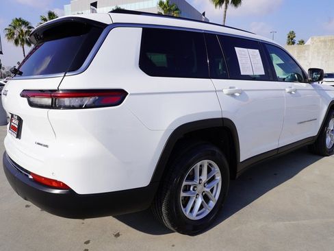 Used 2023 Jeep Grand Cherokee L Laredo image 7