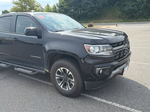 Used 2022 Chevrolet Colorado Z71 AWD/4WD image 8