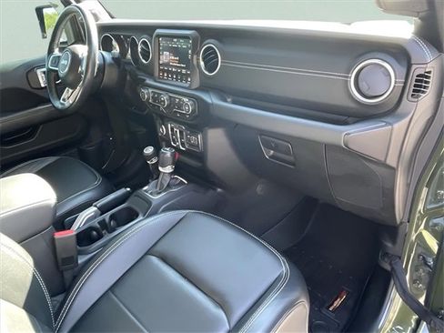 Used 2022 Jeep Wrangler Unlimited Sahara w/ Cold Weather Group image 32