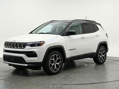 Used 2025 Jeep Compass Limited AWD/4WD image 3