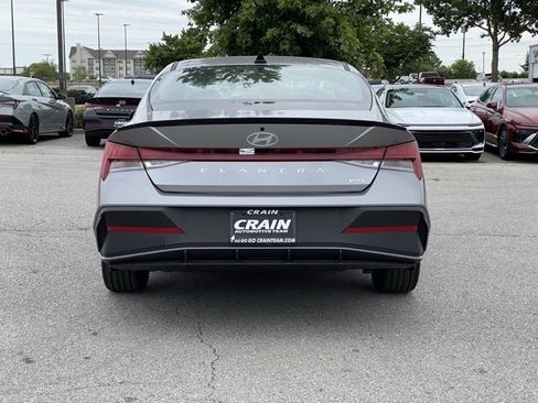 New 2025 Hyundai Elantra SEL image 6