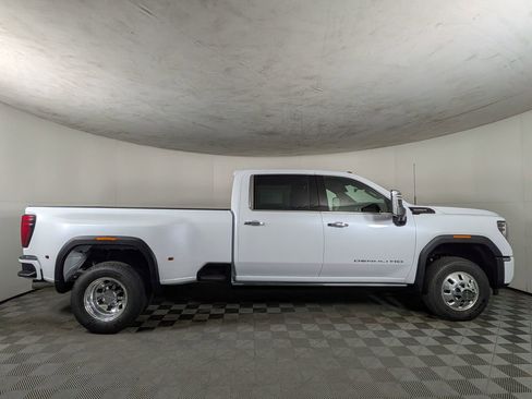 New 2026 GMC Sierra 3500 Denali Ultimate image 6