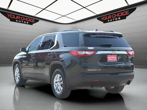 Used 2020 Chevrolet Traverse LT w/ Driver Confidence II Package AWD/4WD image 3