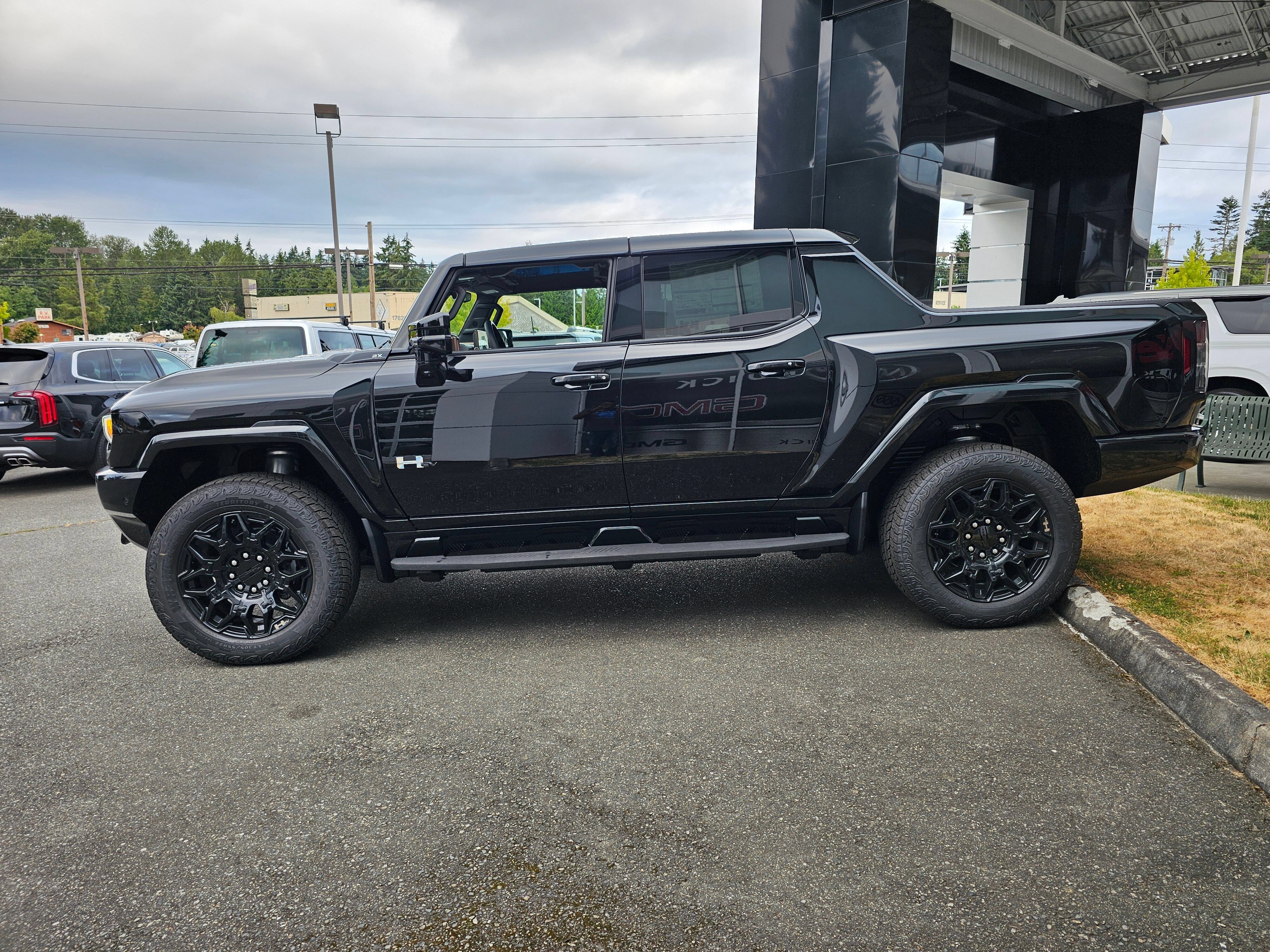 New 2024 GMC Hummer EV 2X AWD/4WD image 4