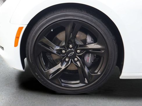 Used 2023 Chevrolet Camaro LT w/ Technology Package RWD image 9