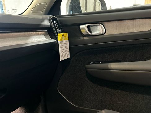 New 2026 Volvo XC40 B5 Core w/ Protection Package Premier image 21