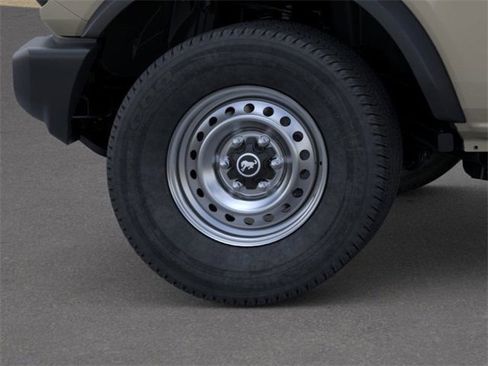 New 2025 Ford Bronco 4-Door image 21
