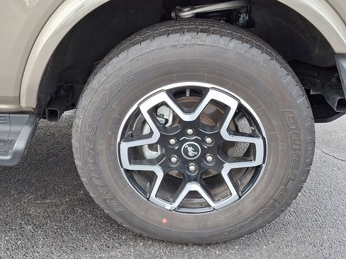 Used 2025 Ford Bronco Outer Banks image 8