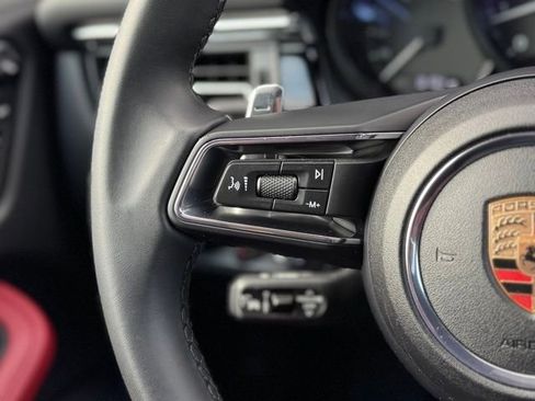 Certified 2025 Porsche Macan image 21