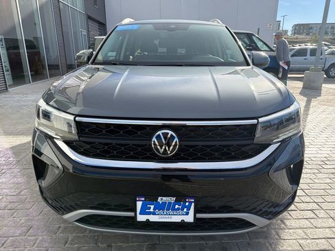 Certified 2023 Volkswagen Taos SE image 10