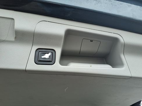 Used 2019 GMC Acadia SLT w/ LPO, Floor Liner Package image 6