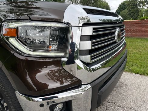 Used 2018 Toyota Tundra Limited w/ Limited Premium Package AWD/4WD image 21