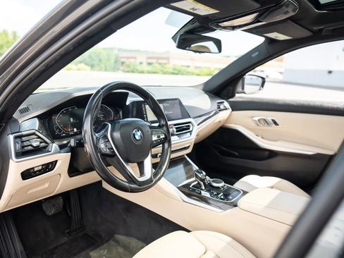 Used 2020 BMW 330i Sedan w/ Convenience Package RWD image 26