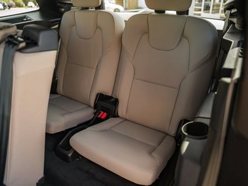 New 2026 Volvo XC90 B6 Plus w/ Protection Package Premier AWD/4WD image 33