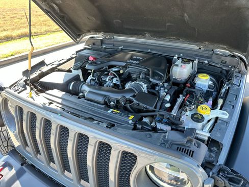 Used 2021 Jeep Wrangler Unlimited Rubicon w/ LED Lighting Group image 24