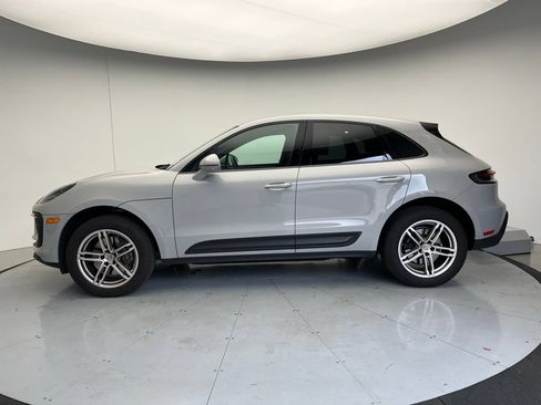 Used 2024 Porsche Macan AWD/4WD image 2