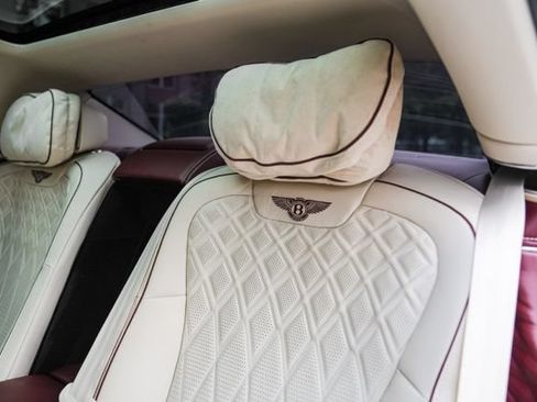 Used 2022 Bentley Flying Spur V8 AWD/4WD image 48