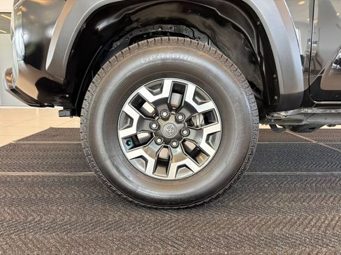 Used 2023 Toyota Tacoma TRD Off-Road AWD/4WD image 12