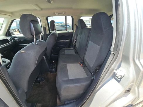 Used 2015 Jeep Patriot Latitude AWD/4WD image 19