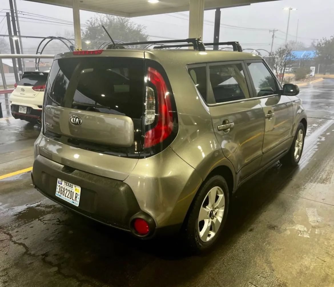 Used 2019 Kia Soul + FWD image 4