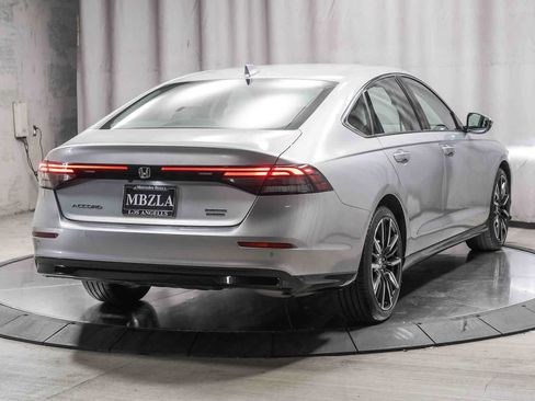 Used 2024 Honda Accord Touring image 4