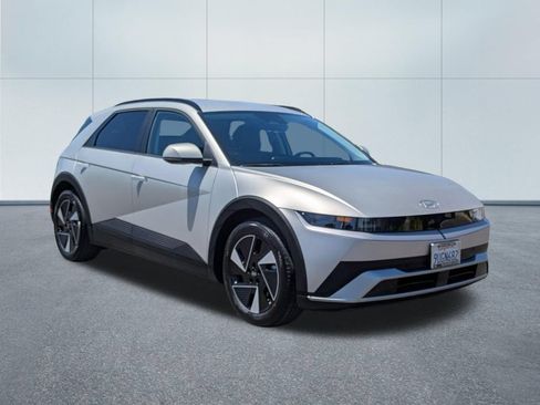 Certified 2025 Hyundai Ioniq 5 SEL RWD image 8