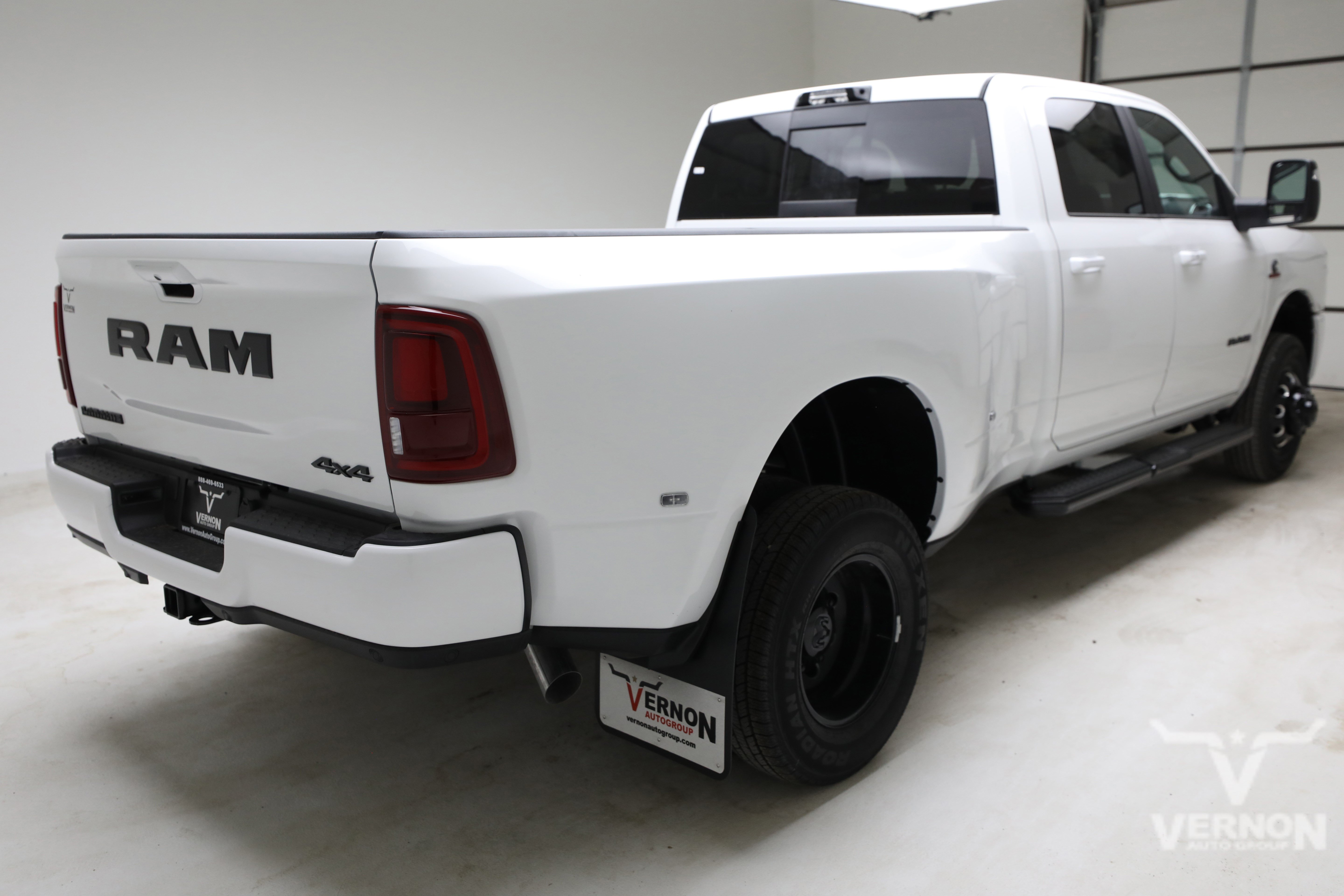 New 2026 RAM 3500 Laramie AWD/4WD image 5