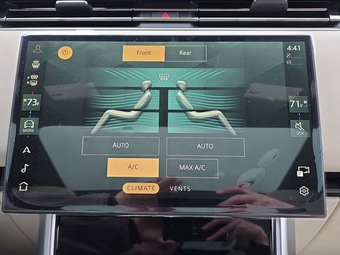 New 2026 Land Rover Range Rover SE image 24