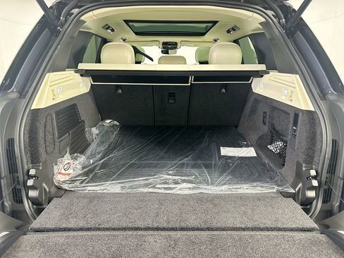 New 2026 Land Rover Range Rover SE image 28