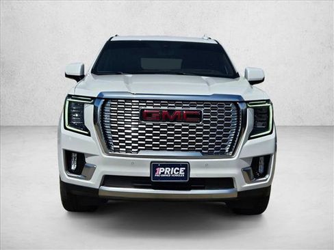 Used 2021 GMC Yukon Denali w/ Denali Premium Package AWD/4WD image 2