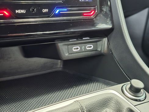 Used 2025 Volkswagen Jetta Sport image 36