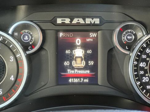 Used 2024 RAM 2500 Big Horn AWD/4WD image 25