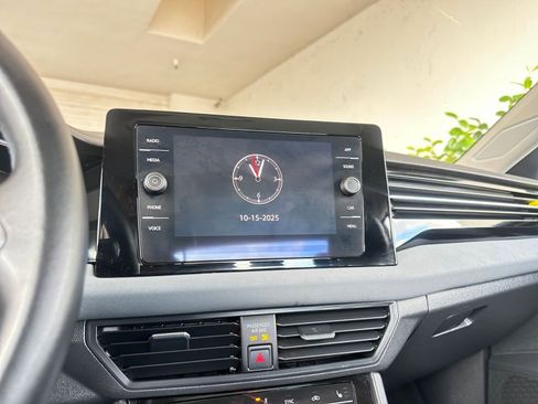 Used 2025 Volkswagen Jetta SE image 27