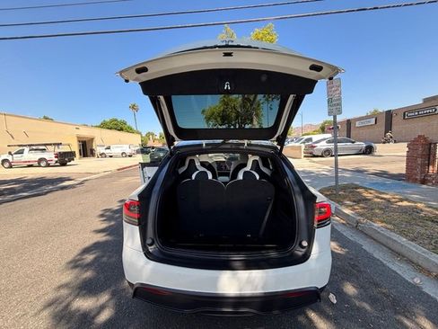 Used 2022 Tesla Model X AWD/4WD image 35