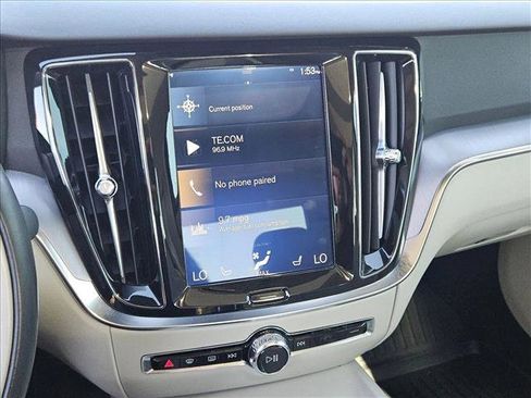 Used 2019 Volvo S60 T5 Momentum w/ Premium Package image 13